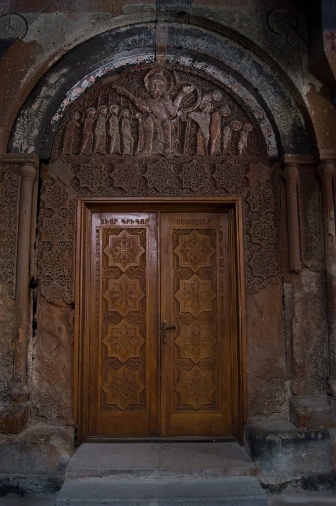 Двери в монастыре Ованаванк